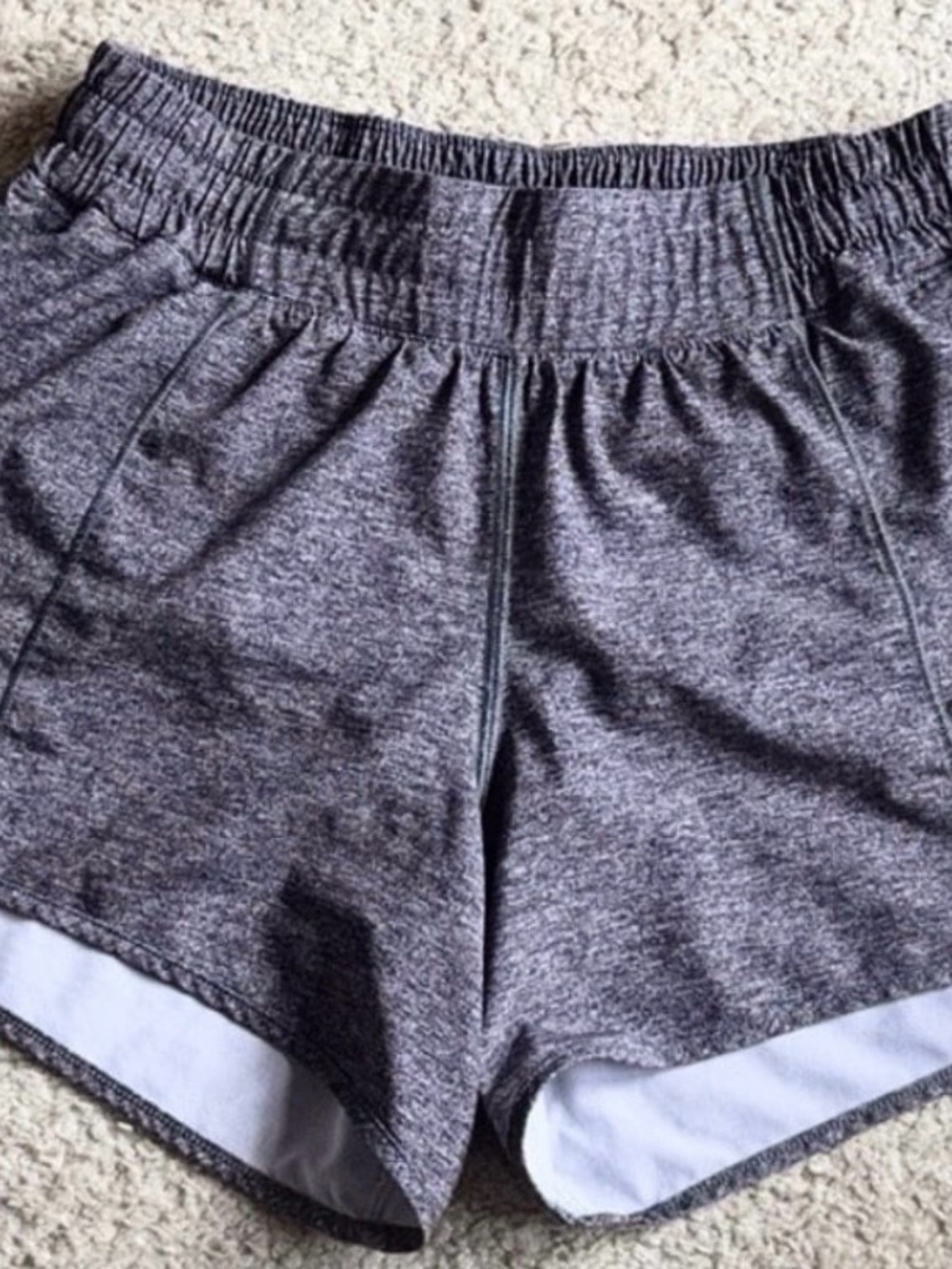 Lululemon Hotty Hot LR Short 4” Lined Heather Lux Gray LW7ATLT Size 6 Tall 6T